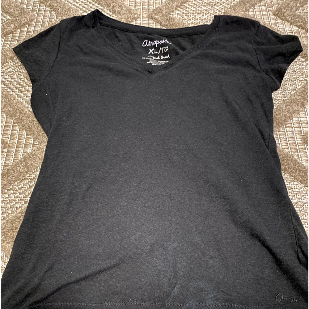 aeropostale black vneck shirt